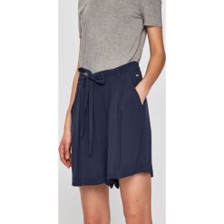 Tommy Jeans - Szorty. Niebieskie szorty damskie Tommy Jeans, bez wzorów, z wiskozy, casualowe, z podwyższonym stanem. Za 359,90 zł.