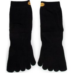 Skarpety Wysokie Damskie VIBRAM FIVEFINGERS - Blend Crew S15C01M Black. Czarne skarpetki damskie Vibram Fivefingers, bez wzorów, z wełny. Za 79,99 zł.
