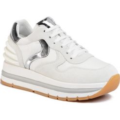 Sneakersy VOILE BLANCHE - Maran Power 0012014751.06.1N02 Bianco/Argento. Białe półbuty damskie Voile Blanche, bez wzorów, z zamszu, bez obcasa, na obcasie, bez zapięcia. Za 879,00 zł.