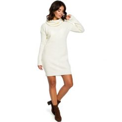 Swetrowa mini sukienka z golfem - ecru. Sukienki damskie BE, s, bez wzorów, ze splotem, z golfem, bez rękawów, mini. W wyprzedaży za 129,00 zł.