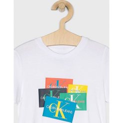 Calvin Klein Jeans - T-shirt dziecięcy 104-176 cm. Białe t-shirty chłopięce Calvin Klein Jeans, z nadrukiem, z bawełny, bez rękawów. Za 169,90 zł.