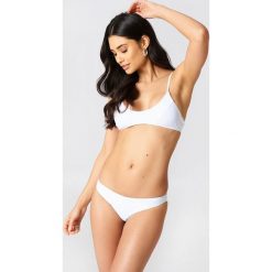 Hot Anatomy Dół bikini brazylijskiego - White. Białe bikini marki Hot Anatomy, w paski. Za 80,95 zł.