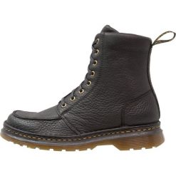 Botki męskie: Dr. Martens LOMBARDO 8 EYE MOC TOE BOOT Botki sznurowane black