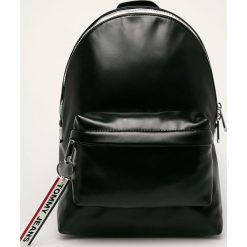 Tommy Jeans - Plecak. Czarne plecaki damskie Tommy Jeans, bez wzorów, z jeansu. Za 429,90 zł.