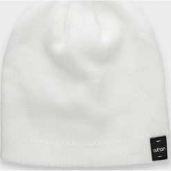 Czapka damska CAD600 - biały - Outhorn. Białe czapki damskie Outhorn, na zimę, bez wzorów. Za 19,99 zł.