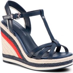Espadryle TOMMY HILFIGER - Tommy Strappy High Wedge FW0FW04839 Sport Navy DB9. Niebieskie espadryle damskie TOMMY HILFIGER, bez wzorów, ze skóry, bez obcasa, na obcasie. W wyprzedaży za 259,00 zł.