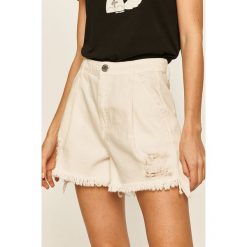 Pinko - Szorty jeansowe. Białe szorty damskie Pinko, l, z aplikacjami, z bawełny, casualowe, z podwyższonym stanem. Za 579,90 zł.