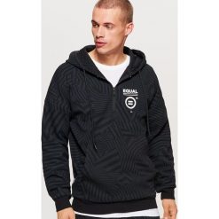 Wzorzysta bluza z kolekcji EQUAL - Czarny. Czarne bluzy męskie rozpinane Cropp, l. Za 129,99 zł.