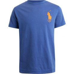 Polo Ralph Lauren BIG Tshirt z nadrukiem new iris. Niebieskie t-shirty chłopięce z nadrukiem marki Polo Ralph Lauren, z bawełny. Za 169,00 zł.