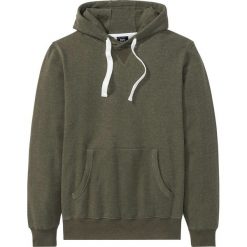 Bluza z materiału pique, z kapturem bonprix ciemnooliwkowy. Zielone bluzy męskie bonprix, s, bez wzorów, z kapturem, bez rękawów, z kapturem. Za 99,99 zł.