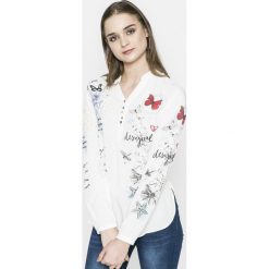 Desigual - Koszula. Białe bluzki damskie Desigual, na co dzień, s, bez wzorów, z wiskozy, casualowe, bez kołnierzyka, z długim rękawem. W wyprzedaży za 229,90 zł.