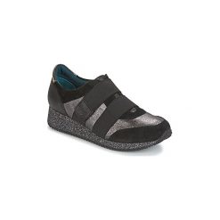 Buty Karston SENIT. Szare trampki i tenisówki damskie Karston, bez wzorów, bez zapięcia. Za 239,50 zł.