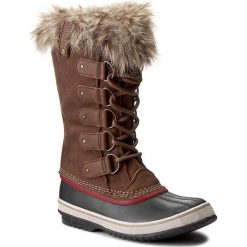 Śniegowce SOREL - Joan Of Arctic NL 2429 Umber/Red Dahlia 261. Brązowe buty zimowe damskie marki Sorel, z gumy. W wyprzedaży za 439,00 zł.