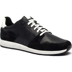 Skórzane sneakersy "Streets" w kolorze czarnym. Czarne sneakersy męskie TBS, bez wzorów, na sznurówki. W wyprzedaży za 149,95 zł.