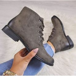 Botki damskie ocieplane khaki Vinceza - khaki. Brązowe botki damskie Vinceza, bez obcasa, bez zapięcia. Za 80,00 zł.