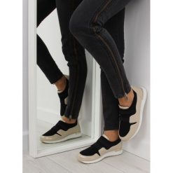 Buty sportowe czarne CASCO. Czarne buty sportowe damskie FunKee.pl, bez wzorów, ze skóry ekologicznej, sportowe. Za 92,99 zł.