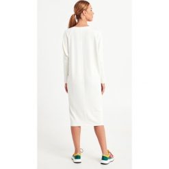 SUKIENKA UDITO MAX MARA LEISURE. Sukienki damskie Max Mara Leisure, l, bez wzorów, eleganckie, bez kołnierzyka, bez rękawów. Za 669,00 zł.