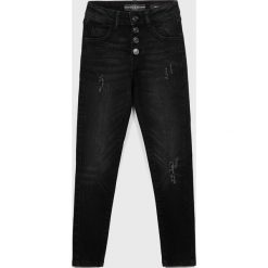 Guess Jeans - Jeansy dziecięce 118-175 cm. Czarne jeansy dziewczęce Guess Jeans, z aplikacjami, z elastanu, z podwyższonym stanem. W wyprzedaży za 159,90 zł.