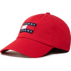 Czapka z daszkiem TOMMY JEANS - Tjm Heritage Cap AM0AM05953 XA9. Czerwone czapki damskie Tommy Jeans, bez wzorów, z bawełny. W wyprzedaży za 139,00 zł.