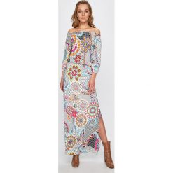Desigual - Sukienka. Białe sukienki damskie Desigual, na co dzień, bez wzorów, z wiskozy, casualowe, z asymetrycznym kołnierzem, bez rękawów, maxi, asymetryczne. W wyprzedaży za 319,90 zł.