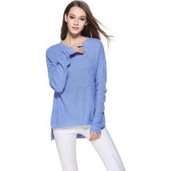 Sweter w kolorze niebieskim. Niebieskie swetry damskie Swetry na chłodne dni, bez wzorów, bez rękawów, bez kaptura. W wyprzedaży za 84,95 zł.