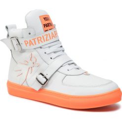 Sneakersy PATRIZIA PEPE - 2V8990/A3KW-F1Z4 White/Fluo. Białe półbuty damskie Patrizia Pepe, na co dzień, bez wzorów, ze skóry, bez obcasa, na płaskiej podeszwie, bez zapięcia. Za 1139,00 zł.