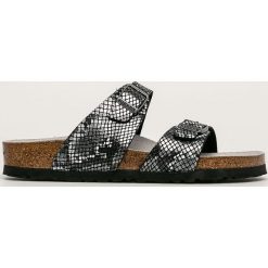 Birkenstock - Klapki Sydney. Czarne klapki damskie Birkenstock, bez wzorów, z gumy, bez obcasa, na obcasie. W wyprzedaży za 249,90 zł.
