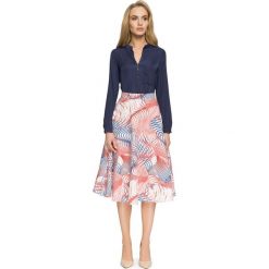 DESIRE Rozkloszowana spódnica we wzór- model 1. Różowe spódniczki rozkloszowane Stylove, w geometryczne wzory. Za 139,99 zł.