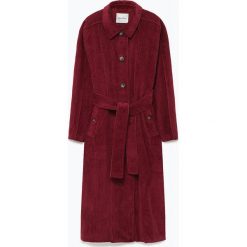 Płaszcz sztruksowy w kolorze czerwonym. Czerwone kurtki damskie American Vintage, m, w paski, z tkaniny, bez kaptura. W wyprzedaży za 419,95 zł.