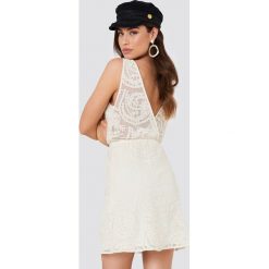 Sukienki hiszpanki: Twist & Tango Sukienka Selina – White