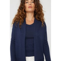 Kardigan w kolorze granatowym. Niebieskie swetry damskie Rodier, bez wzorów, z wełny. W wyprzedaży za 126,95 zł.