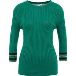House of Dagmar KONNIE Sweter bright green. Zielone bluzy damskie marki House of Dagmar, xs, bez wzorów, z lyocellu, bez rękawów, bez kaptura. Za 789,00 zł.