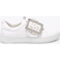 Bullboxer - Buty. Szare buty sportowe damskie marki Bullboxer, z materiału, na sznurówki. W wyprzedaży za 179,90 zł.