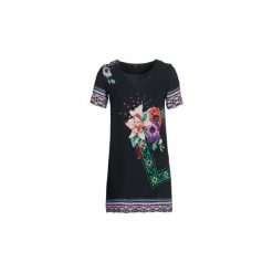 Sukienki krótkie Desigual BARTA. Czarne sukienki damskie marki Desigual, bez wzorów, bez kołnierzyka, z krótkim rękawem, krótkie, mini. Za 489,00 zł.