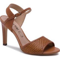 Sandały LORETTA VITALE - 90516 Caramelo. Pomarańczowe klapki damskie marki Loretta Vitale, bez wzorów, ze skóry ekologicznej, bez obcasa, na obcasie. Za 229,00 zł.