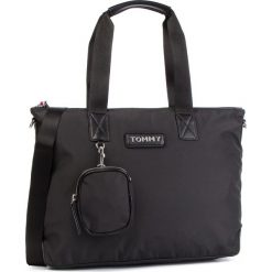 Torebka TOMMY HILFIGER - Varsity Nylon Tote AW0AW06114 002. Czarne torebki klasyczne damskie TOMMY HILFIGER, bez wzorów, ze skóry ekologicznej, klasyczne, bez dodatków. W wyprzedaży za 299,00 zł.