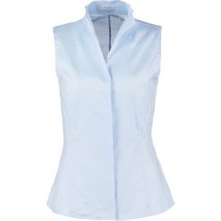 Van Laack ALISA Koszula light blue. Niebieskie bluzki damskie van Laack, bez wzorów, z bawełny, bez kołnierzyka, bez rękawów. Za 549,00 zł.