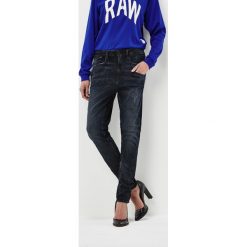 G-Star Raw - Jeansy Davin. Niebieskie jeansy damskie G-Star RAW, z obniżonym stanem. W wyprzedaży za 359,90 zł.