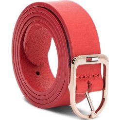 Pasek Damski TOMMY JEANS - Tjw Flag Belt 2.5 AW0AW05896 75 614. Czerwone paski damskie Tommy Jeans, w paski, z jeansu. W wyprzedaży za 139,00 zł.