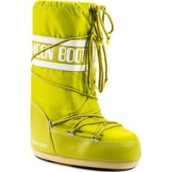Śniegowce MOON BOOT - Nylon 14004400070 Lime/D. Zielone kozaki damskie Moon Boot, na zimę, ze skóry ekologicznej, bez obcasa, na sznurówki. W wyprzedaży za 379,00 zł.