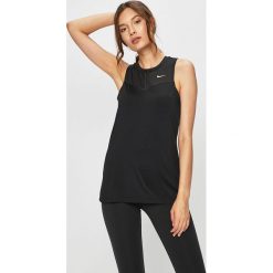 Nike - T-shirt. Czarne topy damskie Nike, s, bez wzorów, z elastanu, bez kołnierzyka. Za 139,90 zł.