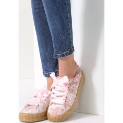 Różowe Creepersy Forget About Past. Różowe półbuty damskie marki vices, bez wzorów, z satyny, bez obcasa, na sznurówki. Za 39,99 zł.