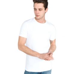 Calvin Klein Koszulka Biały. Białe podkoszulki męskie Calvin Klein, l, z nadrukiem, z elastanu, bez kołnierzyka, krótkie. Za 257,95 zł.