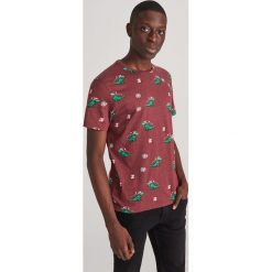 T-shirt z motywem świątecznym - Bordowy. Czerwone t-shirty męskie Reserved, s, bez wzorów, wizytowe, bez kołnierzyka. Za 39,99 zł.