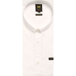 Lee - Koszula. Białe koszule męskie Lee, xl, bez wzorów, z bawełny, casualowe, button down, z długim rękawem. W wyprzedaży za 139,90 zł.
