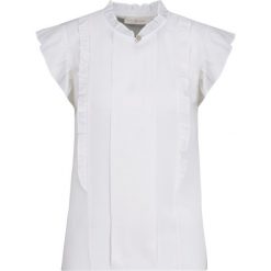 Bluzka Tory Burch Ruffle Shell 53912. Białe bluzki damskie Tory Burch, bez wzorów, z jedwabiu, bez kołnierzyka, bez rękawów. W wyprzedaży za 599,00 zł.