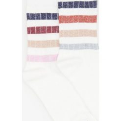 Skarpety 2 pack - Kremowy. Białe skarpetki damskie Reserved, bez wzorów. W wyprzedaży za 4,99 zł.