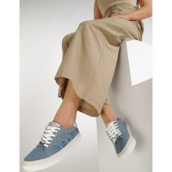 Jasnoniebieskie Trampki Going Home. Niebieskie espadryle damskie Renee, bez wzorów, bez obcasa. W wyprzedaży za 54,99 zł.
