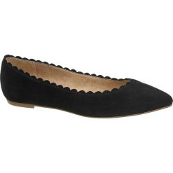 Zamszowe baleriny damskie 5th Avenue z ozdobnym wycięciem 5th Avenue czarne. Czarne baleriny damskie 5th Avenue, bez wzorów, ze skóry, bez obcasa, na obcasie. Za 139,90 zł.