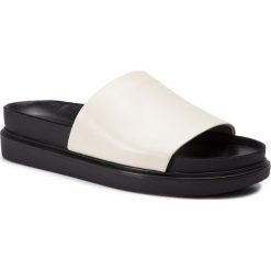 Klapki VAGABOND - Erin 4532-001-02 Off White. Białe klapki damskie Vagabond, ze skóry. W wyprzedaży za 239,00 zł.